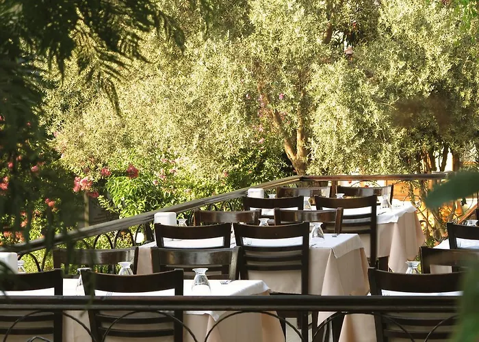 Ova Hotell 3*